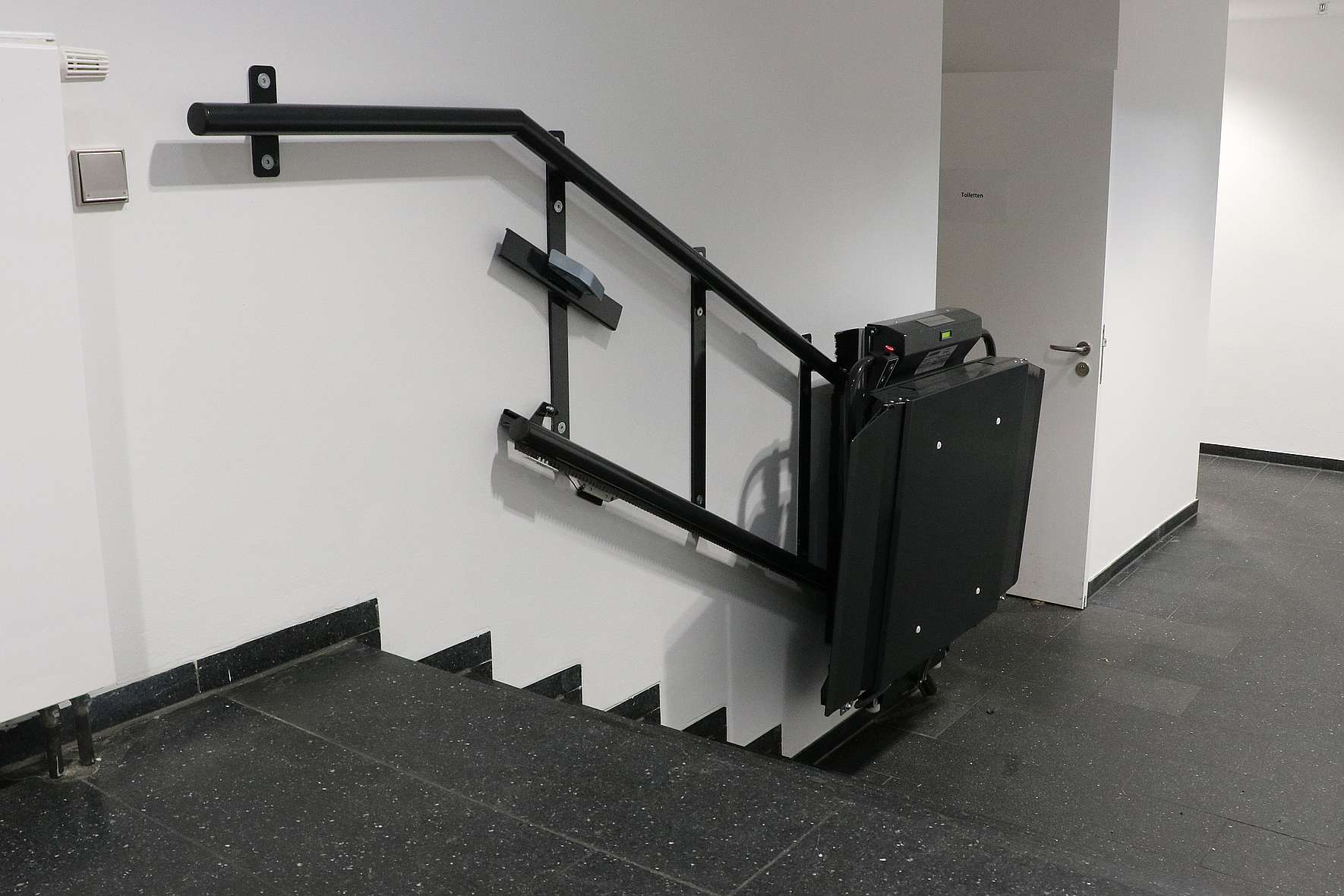 Monte-escalier à plate-forme Stratos RAL