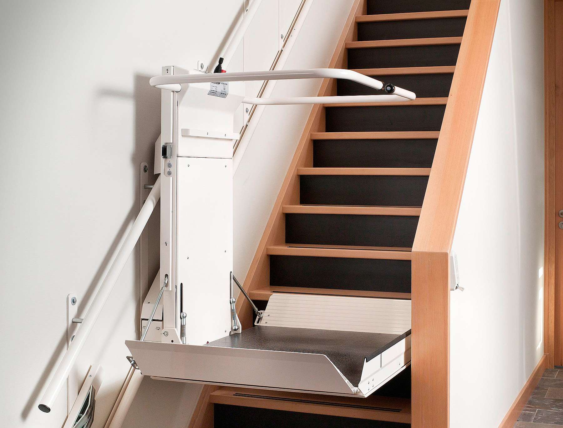 Monte-escalier manuel pour passager 1.100 x 460 x 360 mm 10755 — Zurione